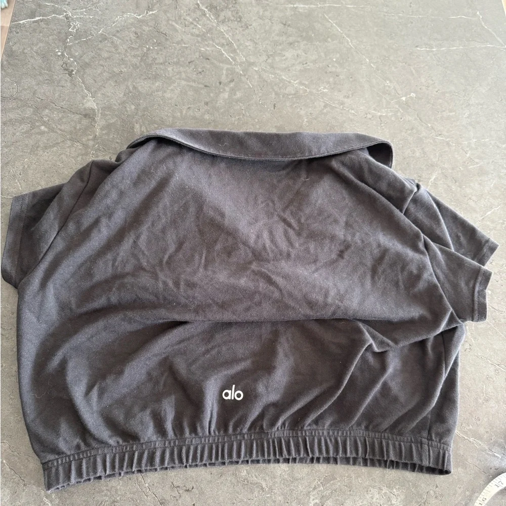 ALO Yoga Black Collar Top - Picture 4 of 4